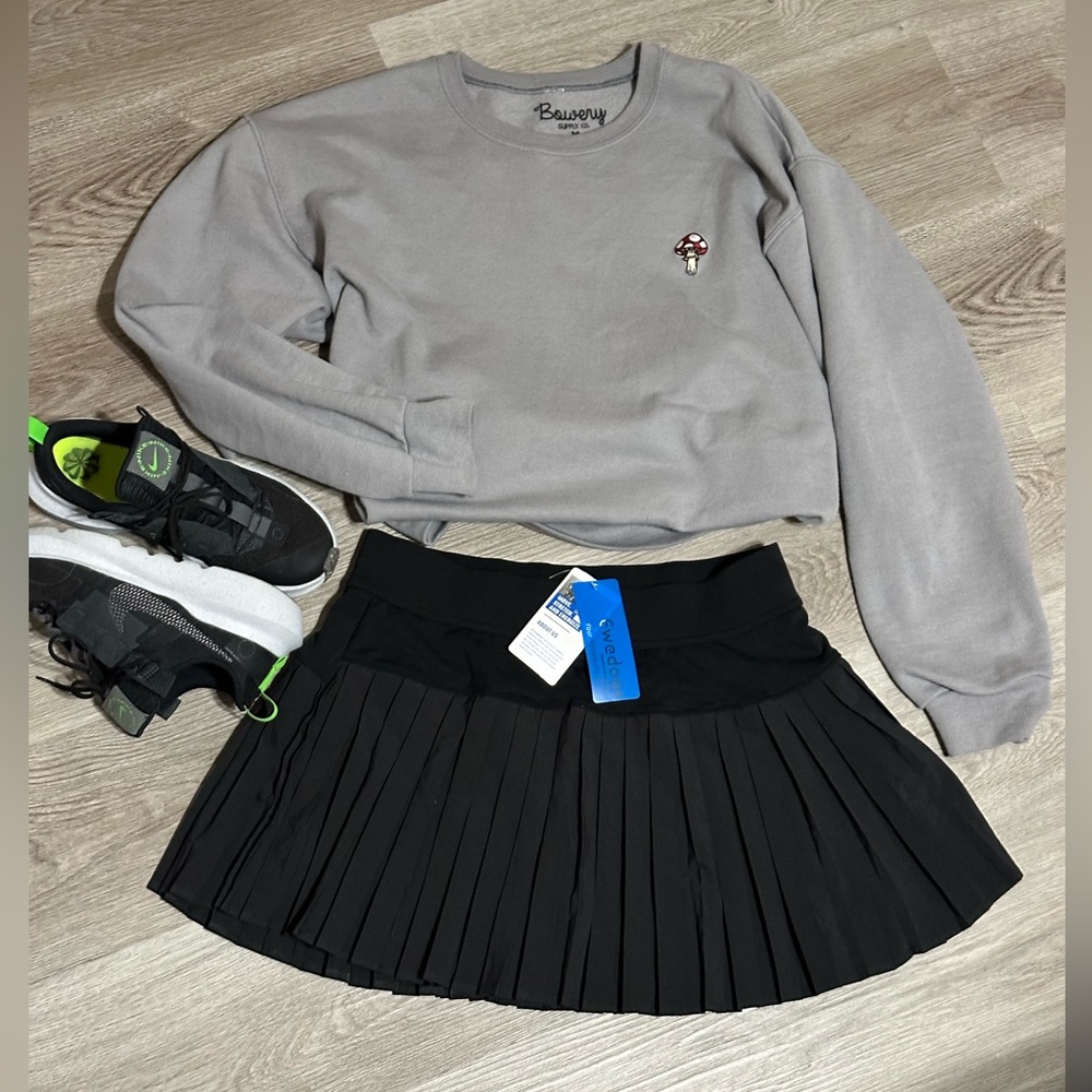 Large mini short-skirt - Picture 3 of 5
